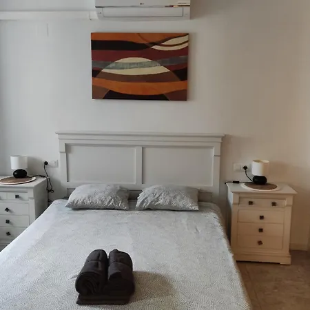 Apartment Azahara In Valencia